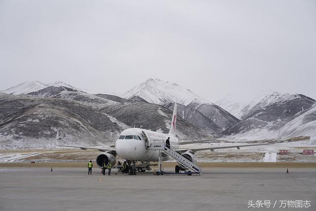 东航 A320 在巴塘机场