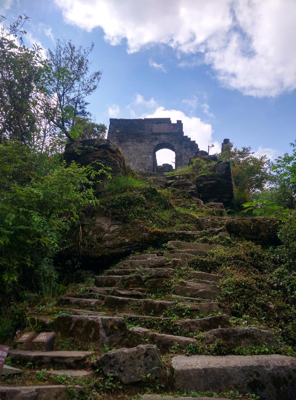飞龙关