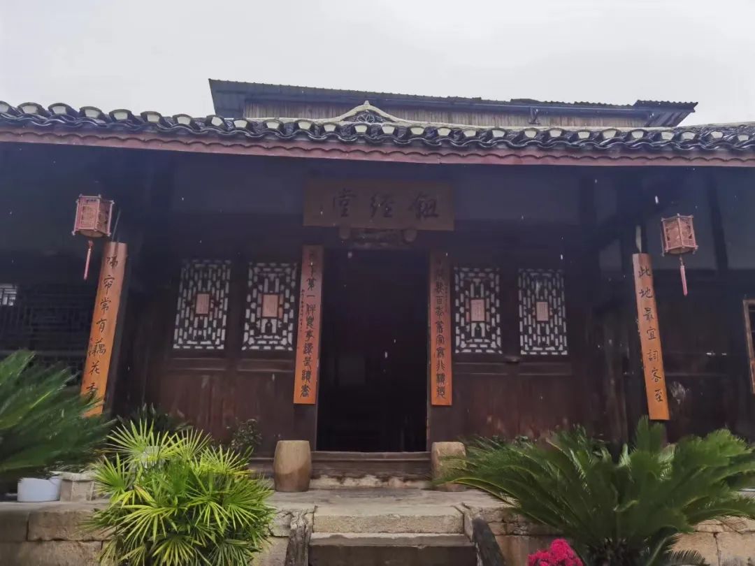 黎庶昌故居院内及禹门寺远景