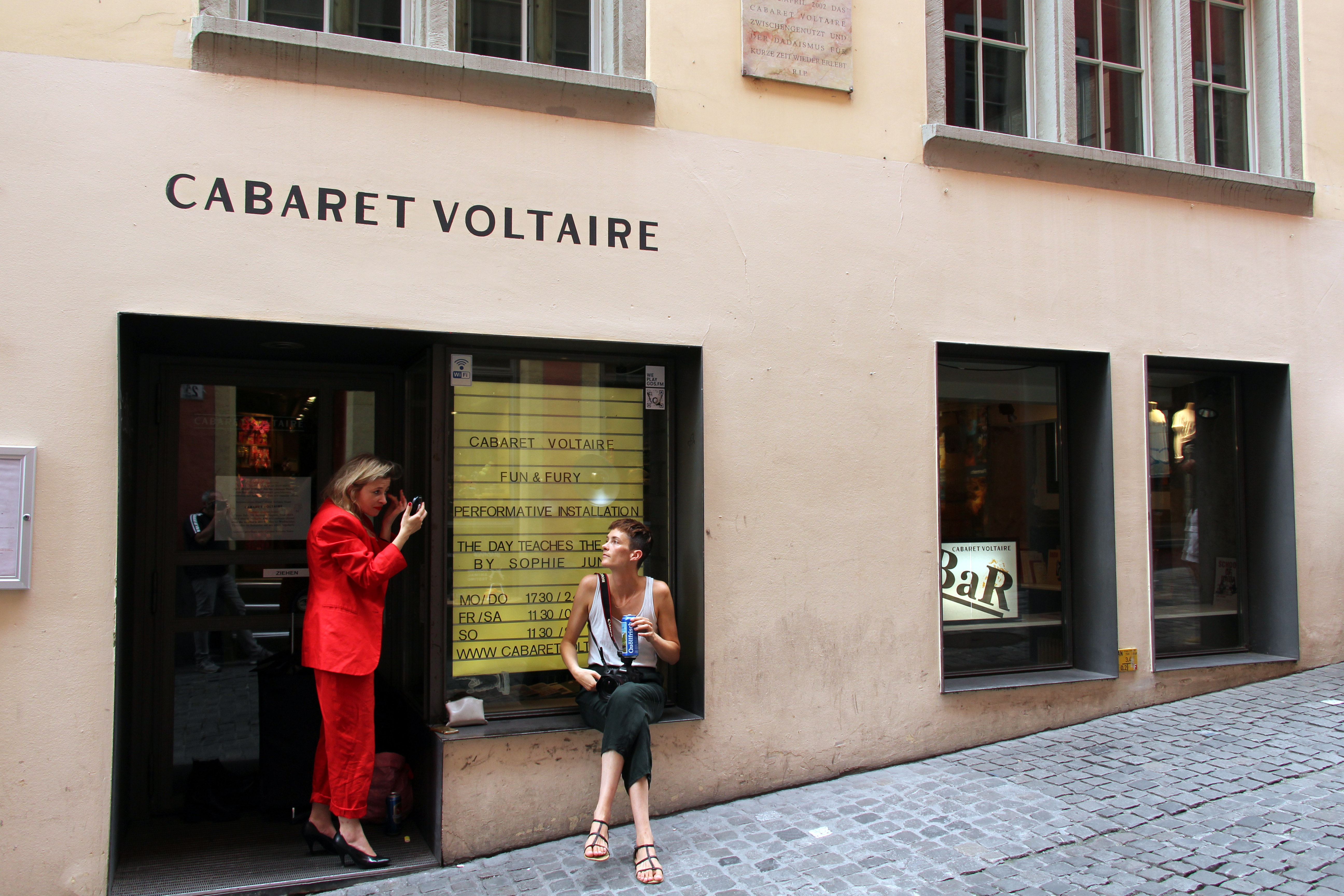 Spiegelgasse 1 的 Cabaret Voltaire 外立面