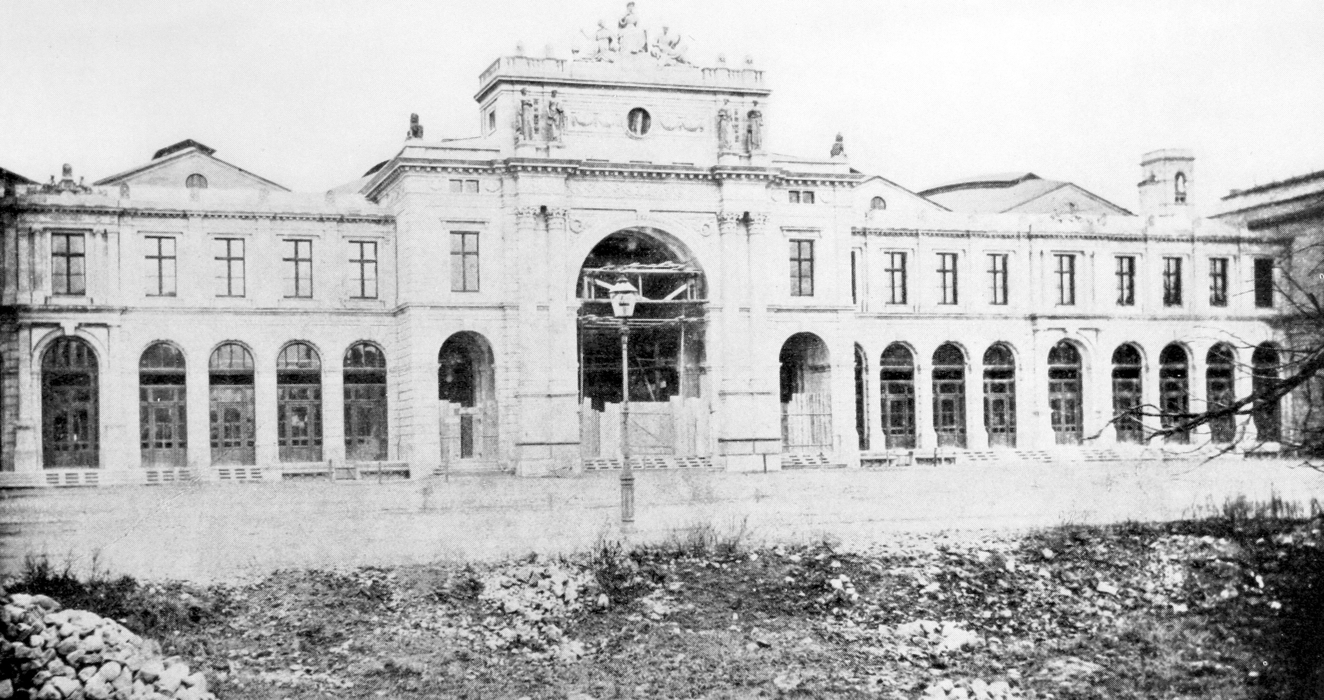 1871 年刚建成的 Hauptbahnhof