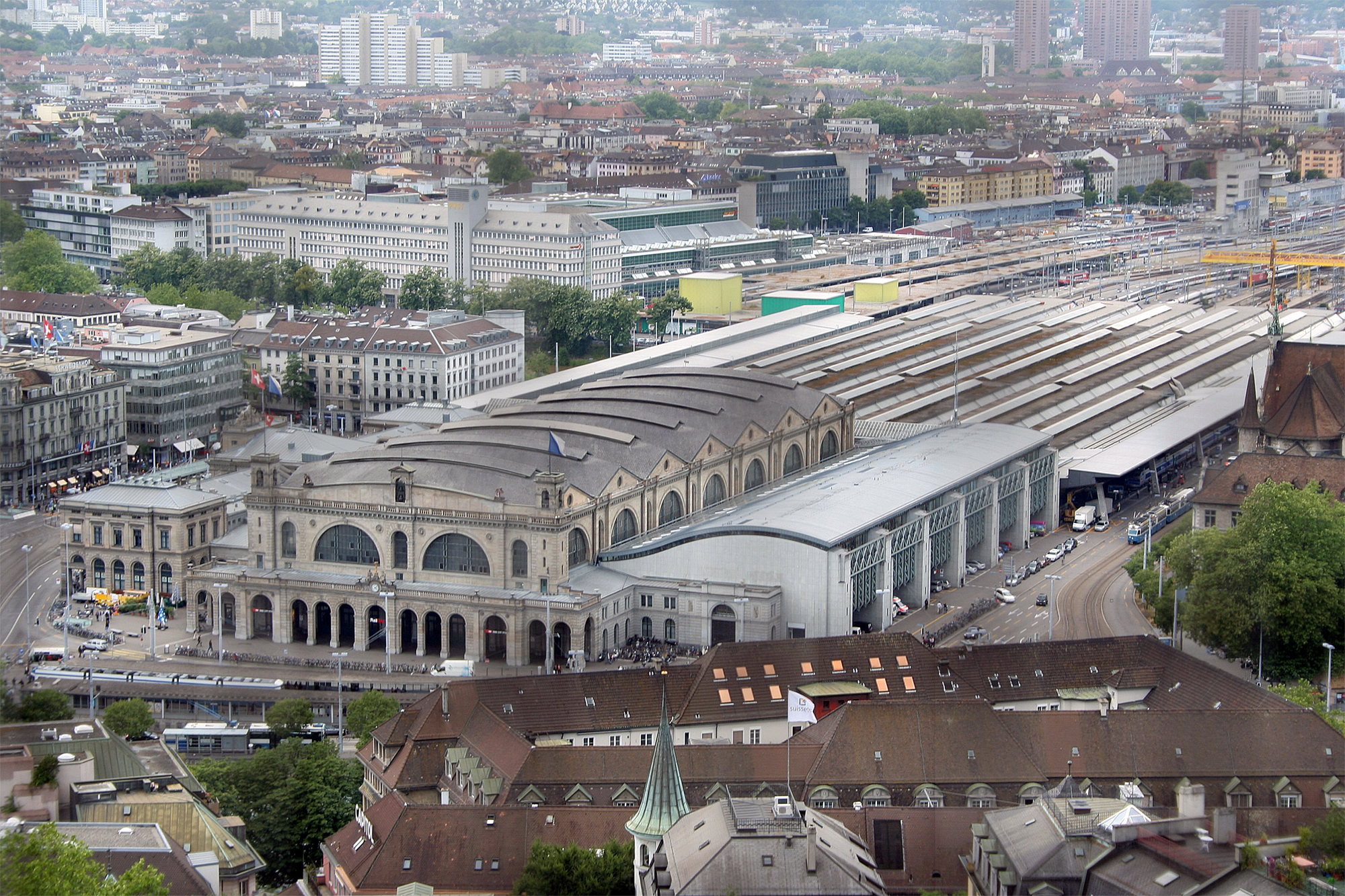 Hauptbahnhof 南立面与三拱入口