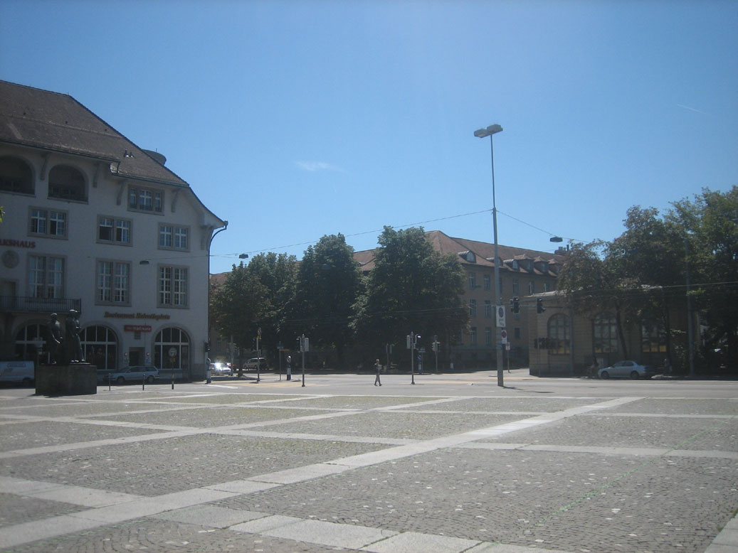 Helvetiaplatz 长方形广场，从南端拍摄的全景