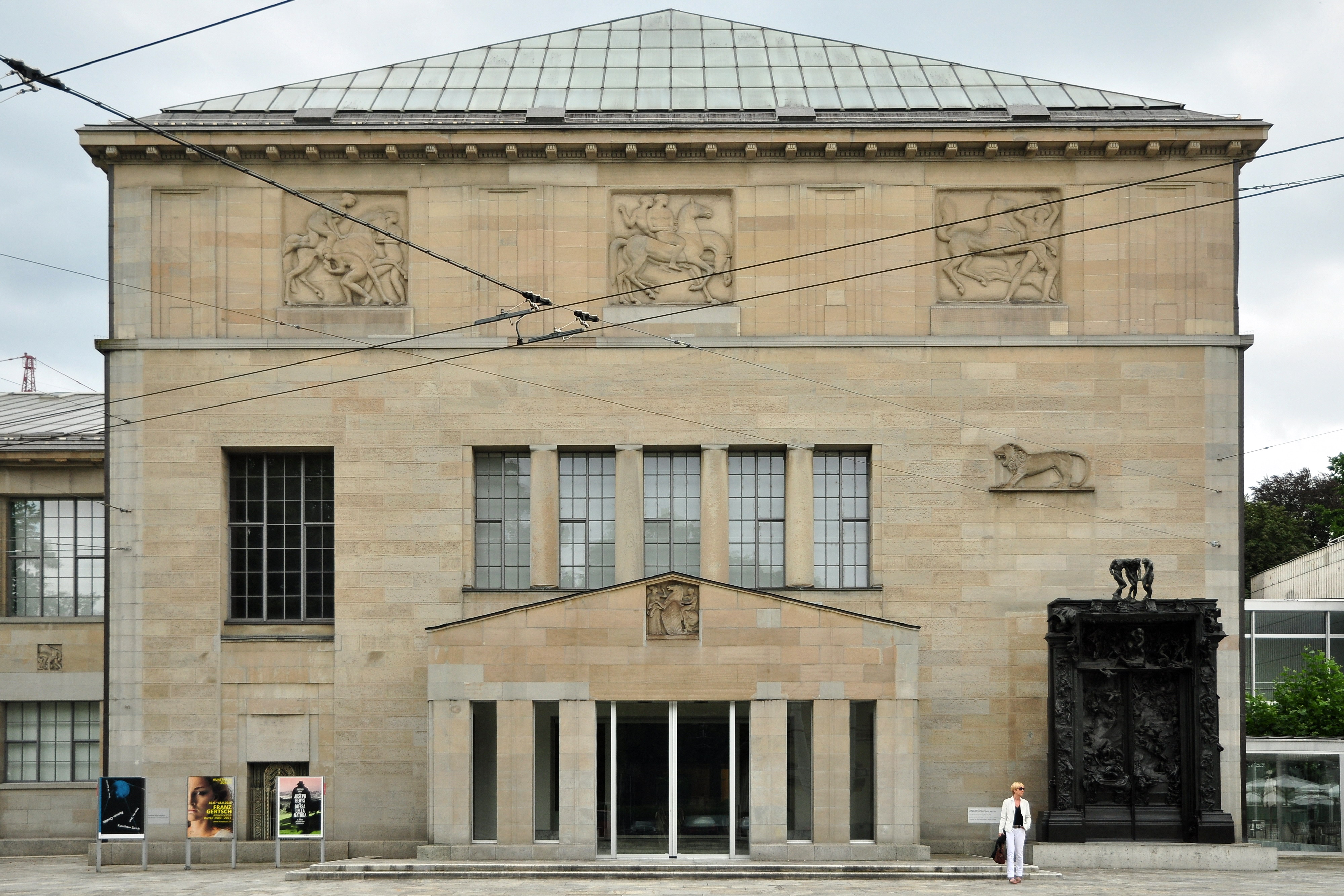 Moser 楼正立面（1910），Heimplatz 南侧